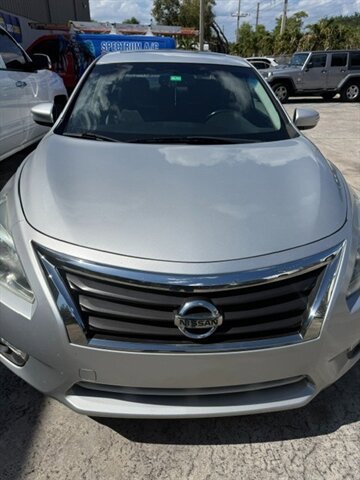 Used 2013 Nissan Altima 2.5 SL w/ 2.5 Moonroof Pkg FWD image 3