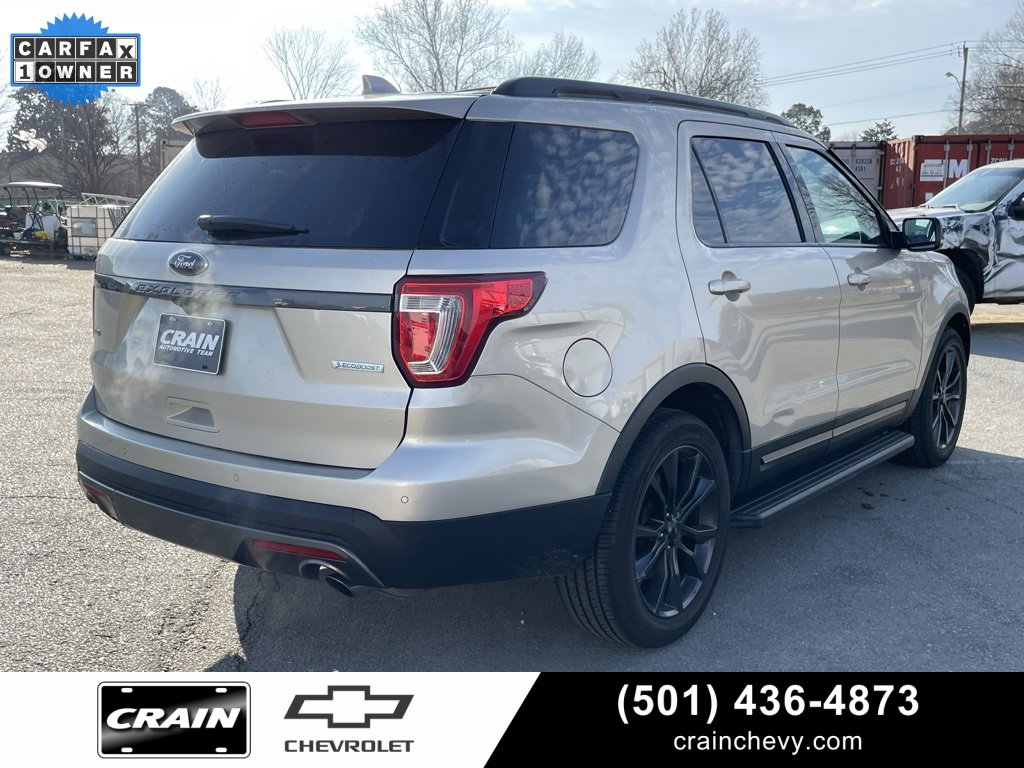 Used 2017 Ford Explorer XLT w/ Equipment Group 202A image 8