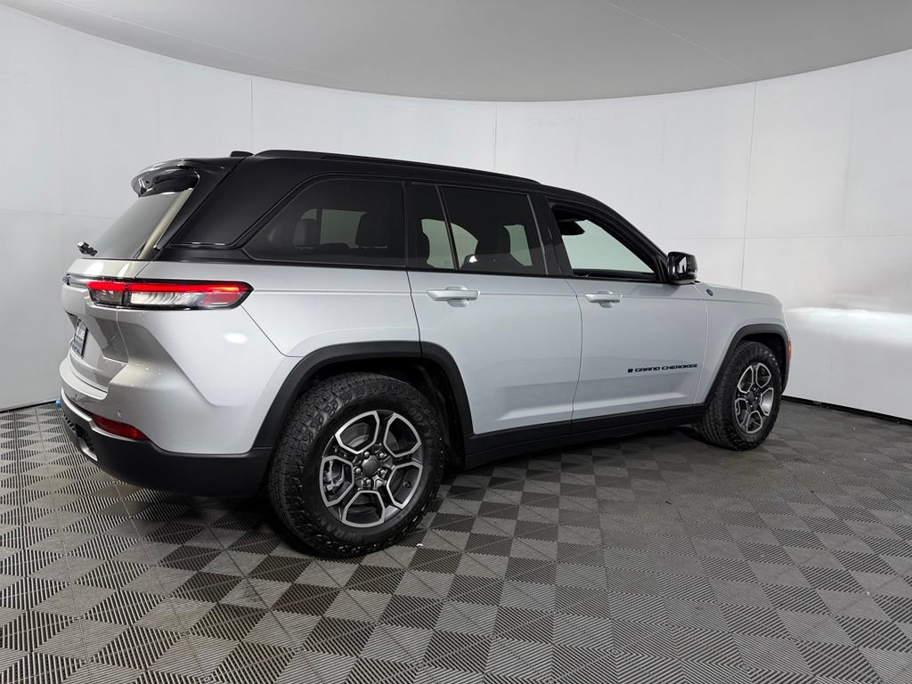 Used 2023 Jeep Grand Cherokee Trailhawk AWD/4WD image 7