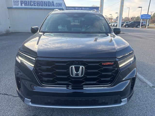 New 2025 Honda Pilot TrailSport image 8