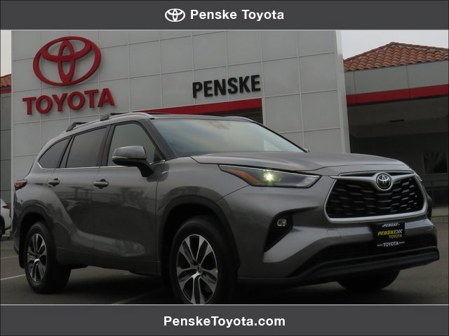 New 2026 Toyota Highlander XLE image 1