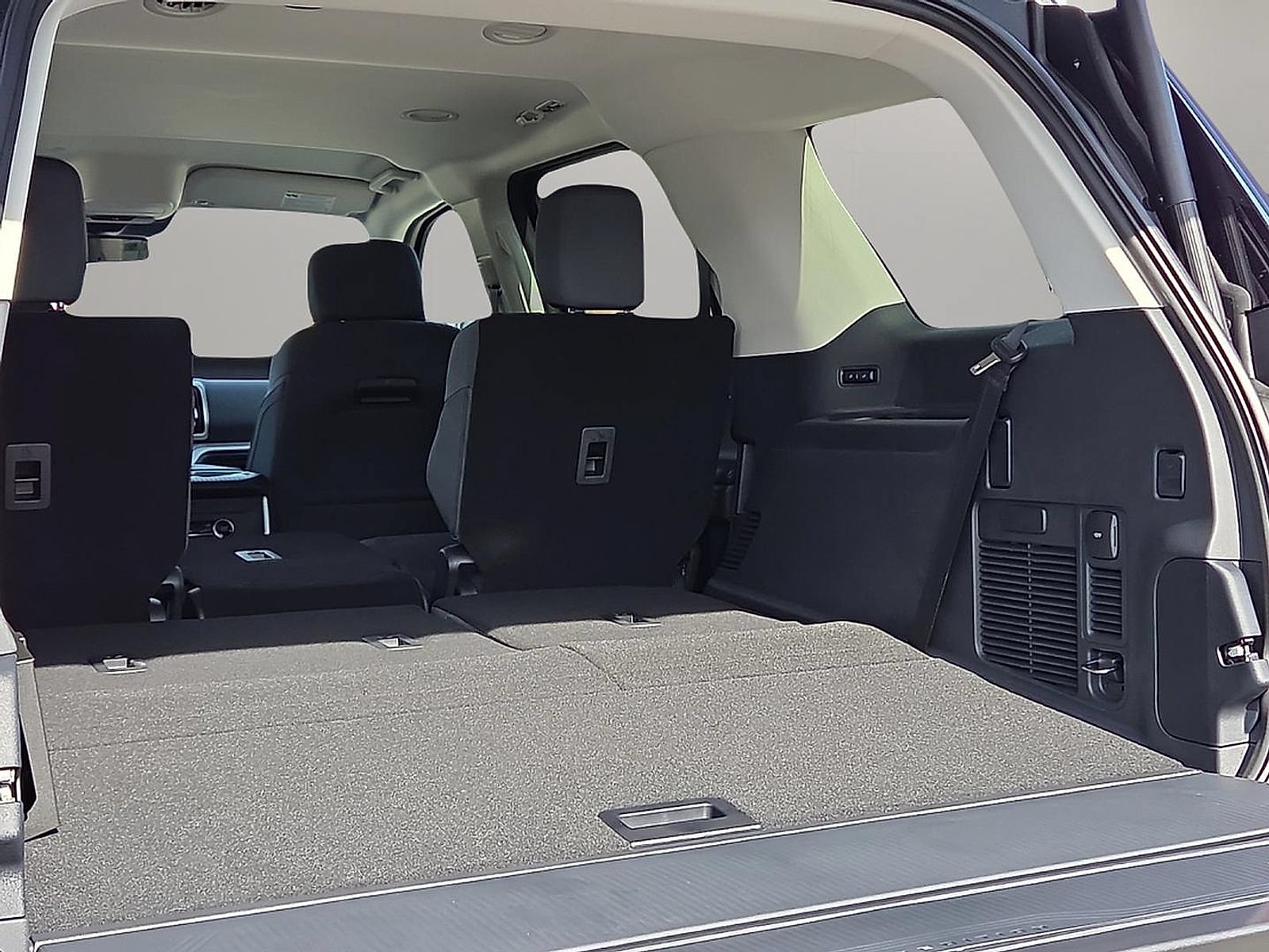 New 2026 Ford Expedition Active RWD image 9