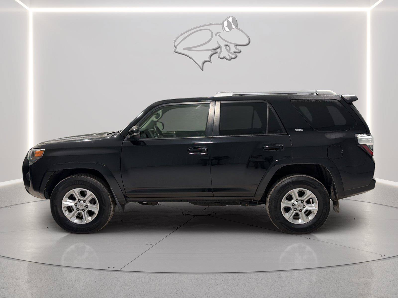 Used 2018 Toyota 4Runner SR5 Premium AWD/4WD image 2