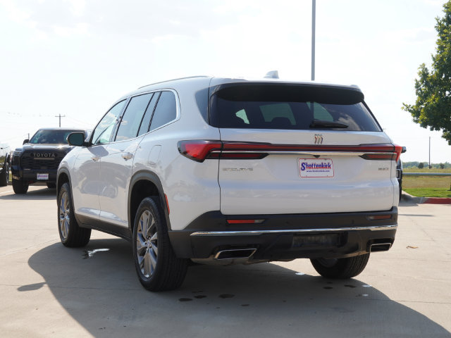 Used 2025 Buick Enclave Preferred FWD image 8