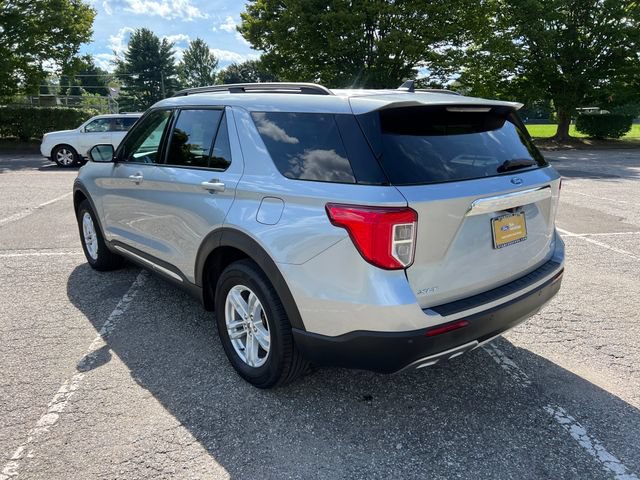 Used 2023 Ford Explorer XLT w/ Equipment Group 202A AWD/4WD image 7