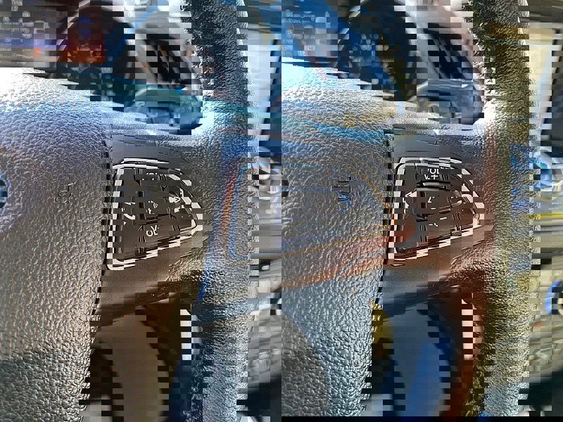 Used 2019 Ford Escape Titanium image 41