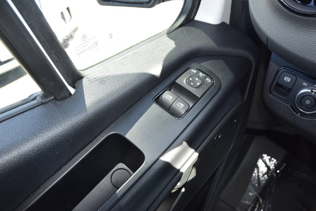 Used 2024 Mercedes-Benz eSprinter 170 Cargo image 19