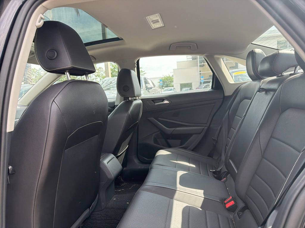 Used 2023 Volkswagen Jetta SE FWD image 14