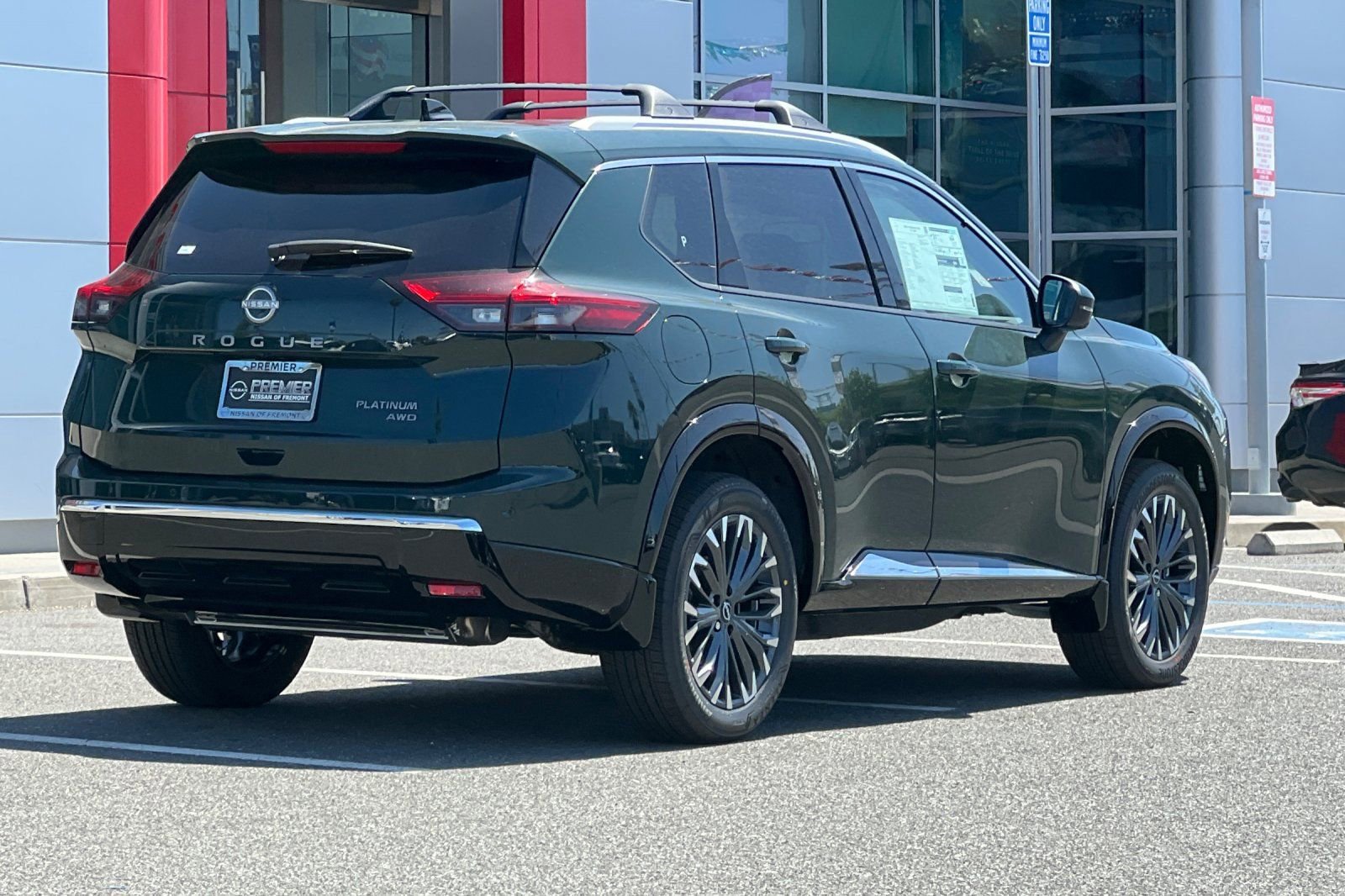 New 2026 Nissan Rogue Platinum AWD/4WD image 4