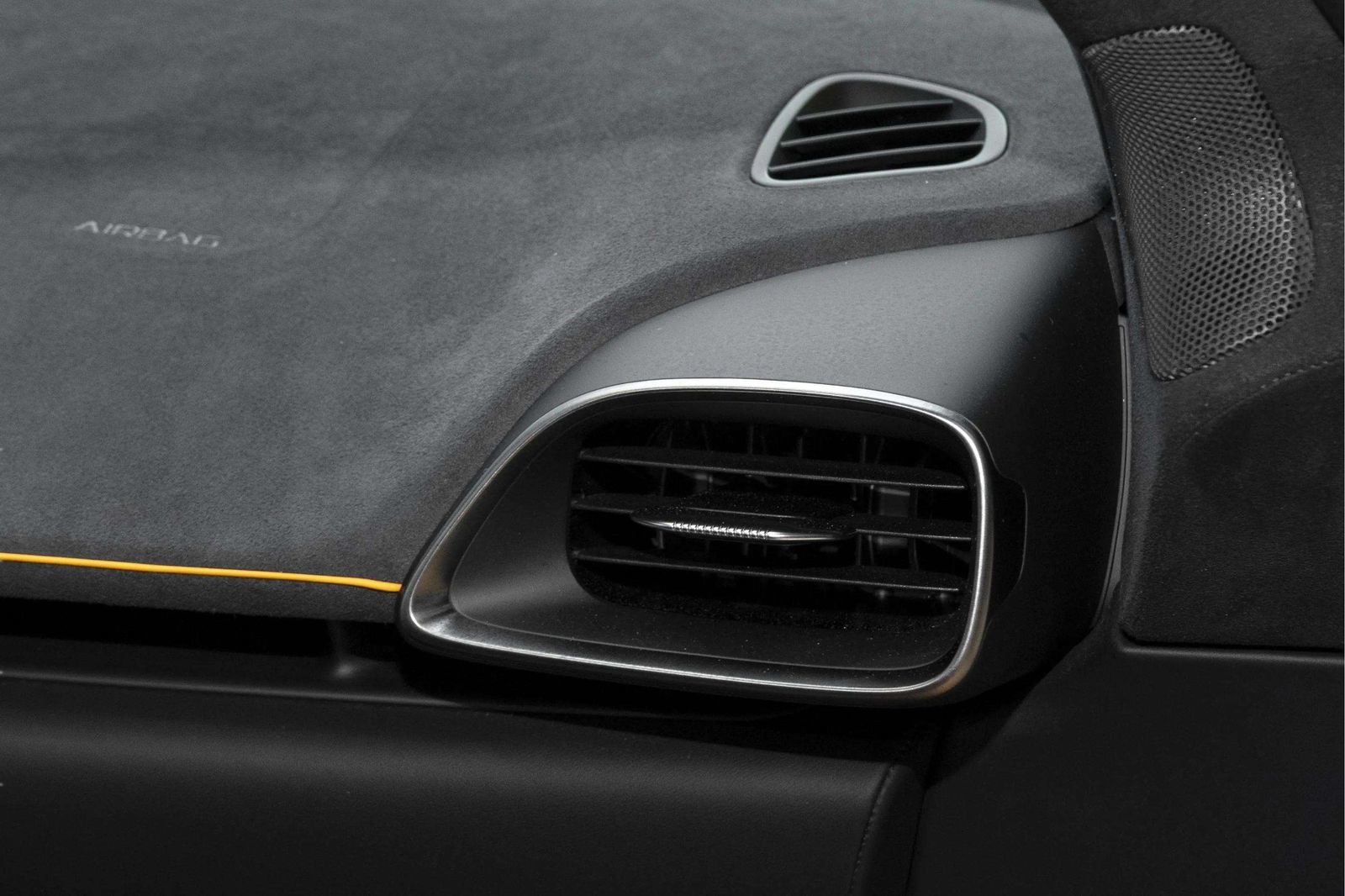 Used 2026 McLaren Artura Spider RWD image 38