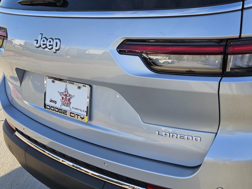 New 2026 Jeep Grand Cherokee L Laredo RWD image 5