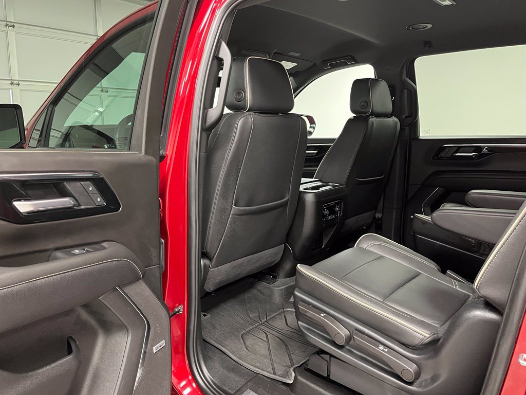 Used 2025 Chevrolet Suburban Premier AWD/4WD image 44