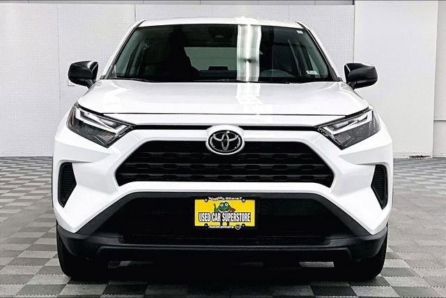 Used 2025 Toyota RAV4 LE image 4
