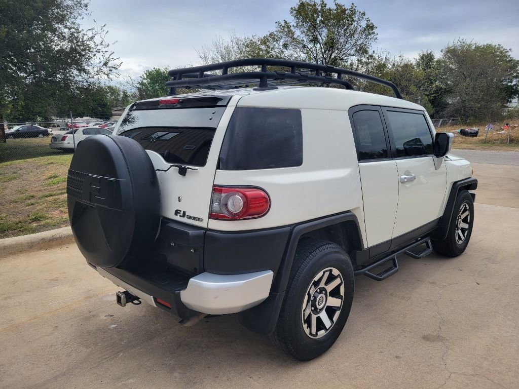 Used 2014 Toyota FJ Cruiser 2WD image 4