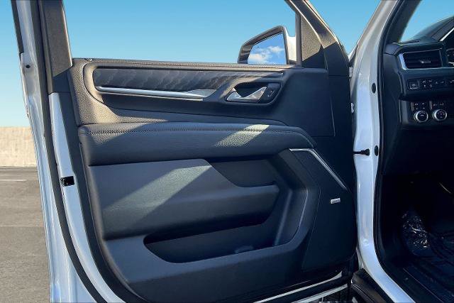Used 2021 GMC Yukon XL Denali w/ Denali Premium Package AWD/4WD image 19