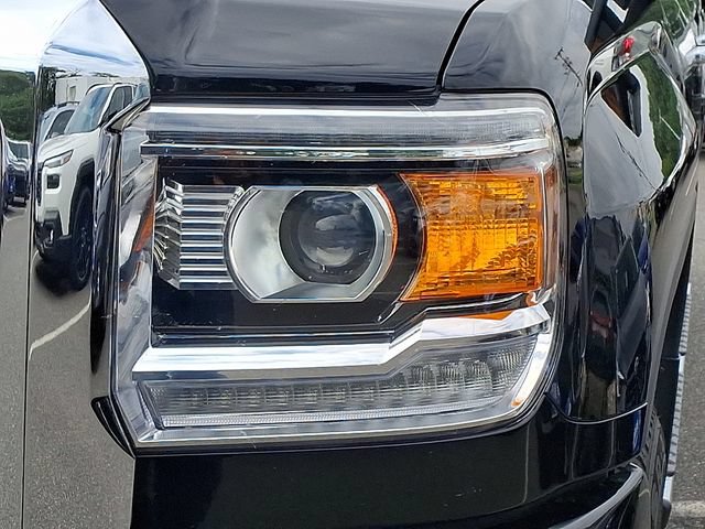 Used 2017 GMC Sierra 2500 Denali w/ Duramax Plus Package AWD/4WD image 9