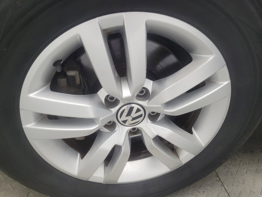 Used 2017 Volkswagen Tiguan S FWD image 31