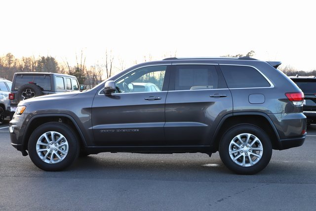 Used 2021 Jeep Grand Cherokee Laredo image 3
