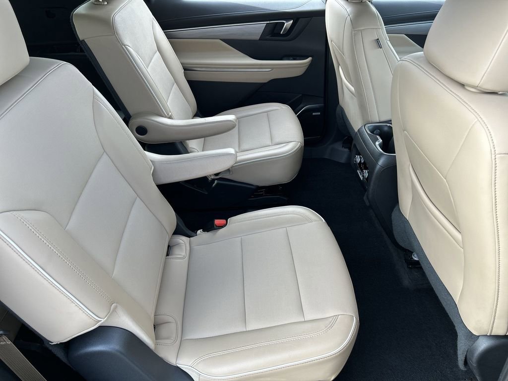 Used 2025 Buick Enclave Preferred w/ Power Package image 27