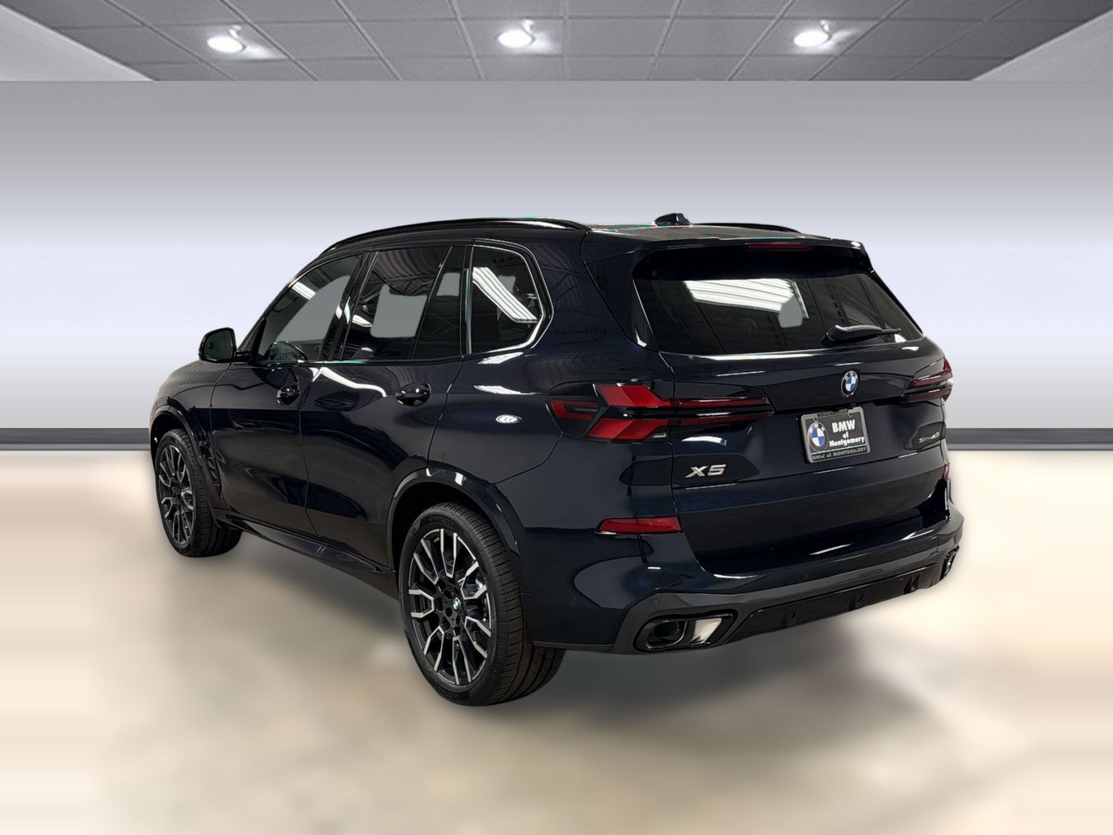 New 2026 BMW X5 sDrive40i w/ M Sport Package RWD image 3