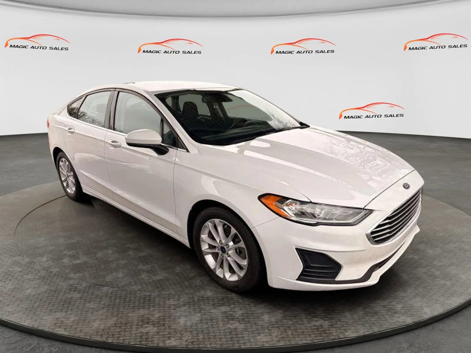 Used 2020 Ford Fusion SE image 5