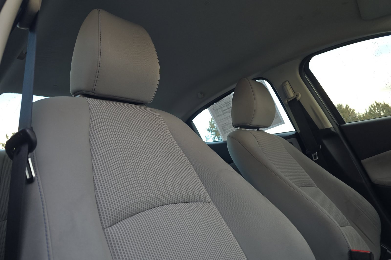 Used 2019 Toyota Yaris L image 20