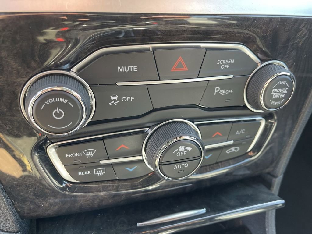 Used 2022 Chrysler 300 Touring L w/ Comfort Group RWD image 19