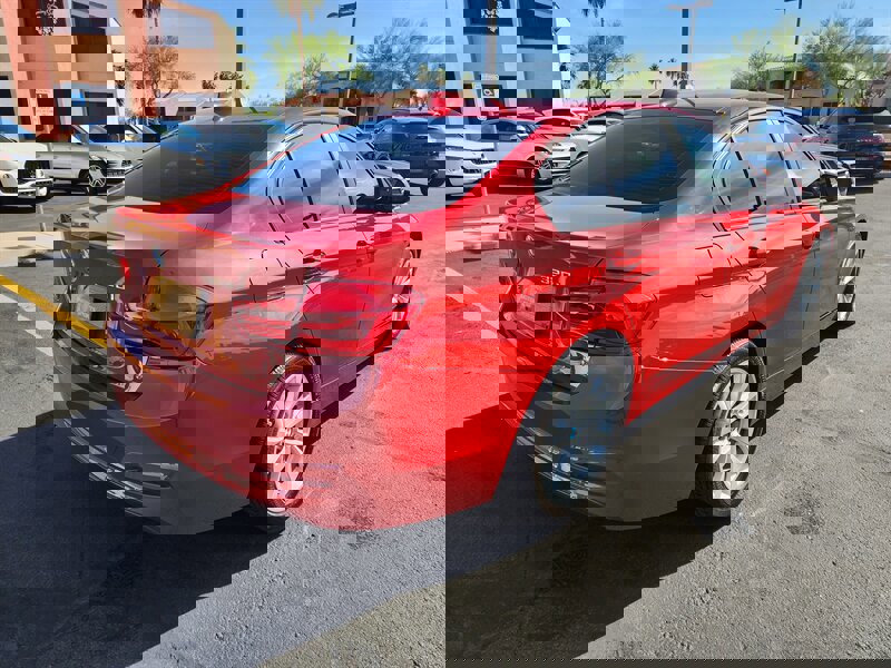 Used 2018 BMW 320i Sedan w/ Convenience Package image 3