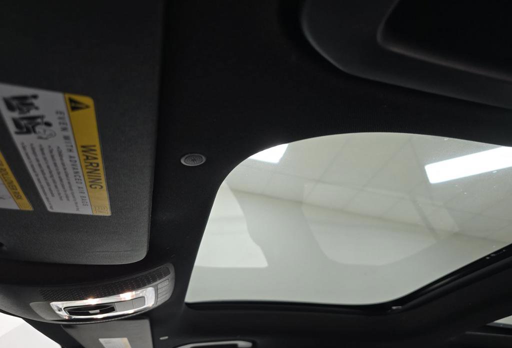 Used 2023 Mercedes-Benz GLB 250 image 8