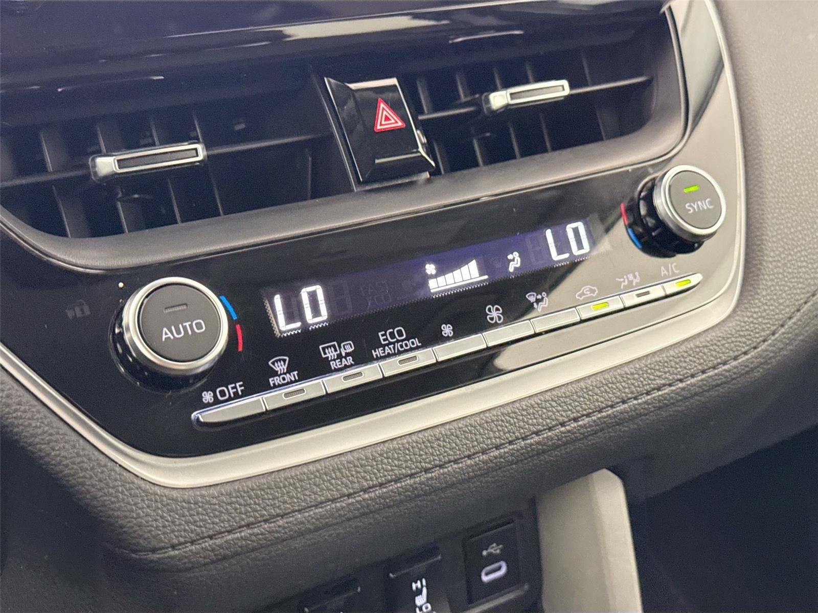 Certified 2025 Toyota Corolla Cross XLE FWD image 25