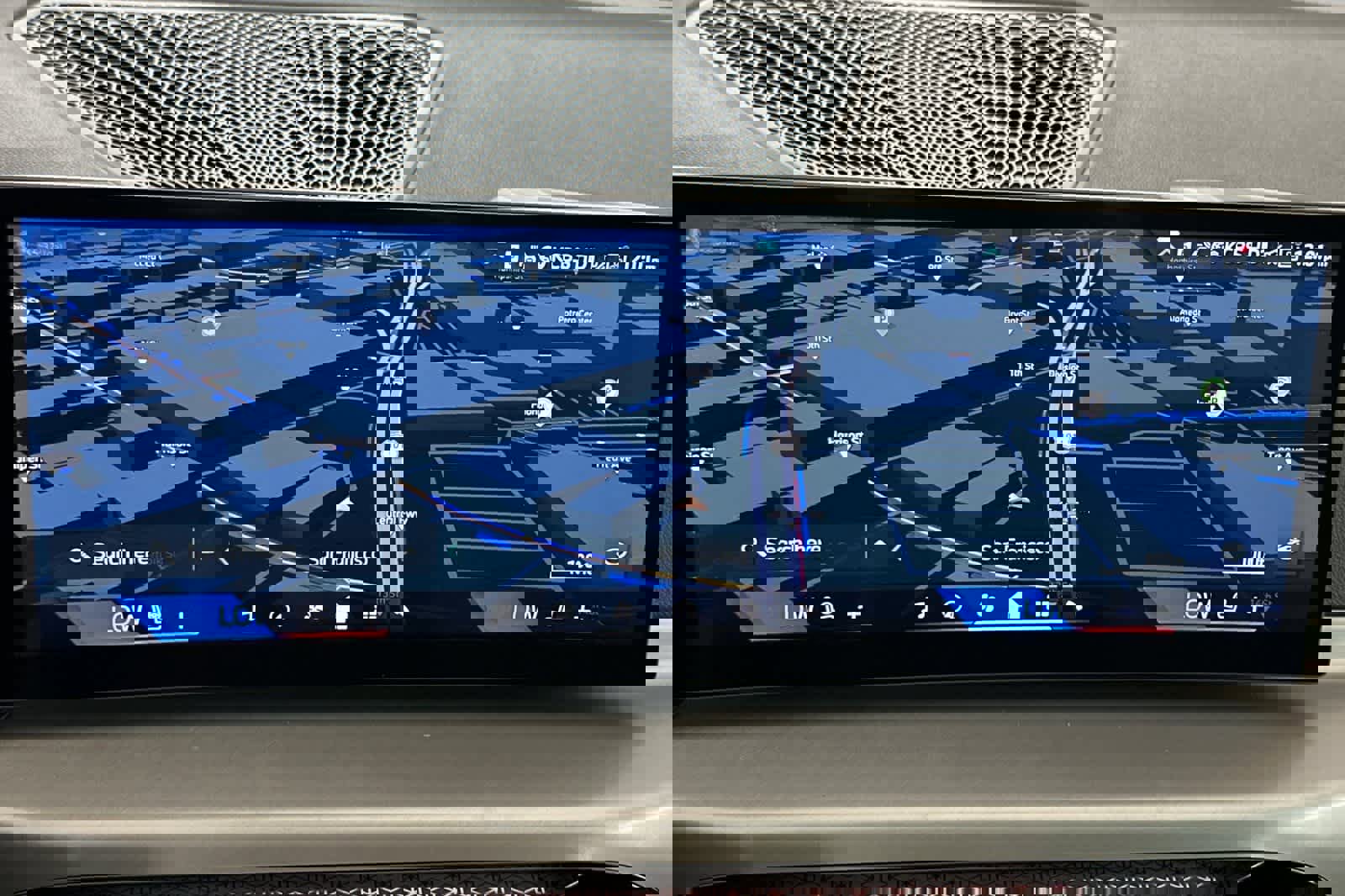 Used 2025 BMW 330i xDrive Sedan w/ M Sport Package image 18