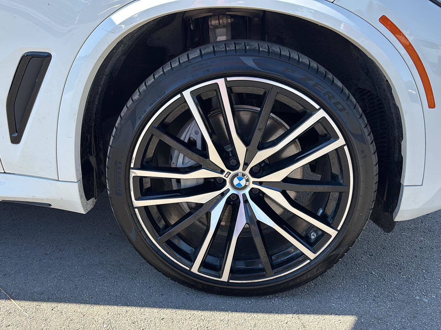 Used 2019 BMW X5 xDrive50i w/ M Sport Package AWD/4WD image 12