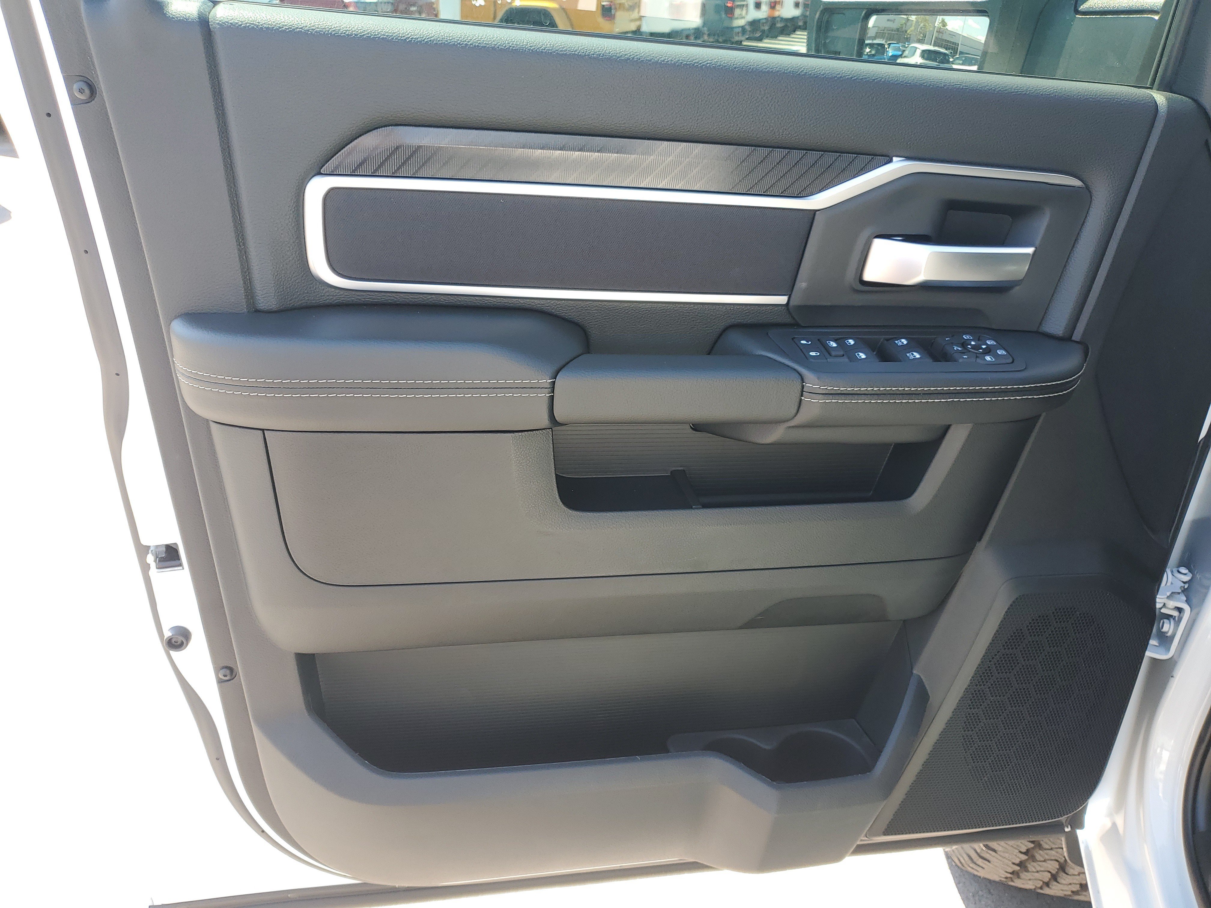 New 2026 RAM 2500 Big Horn AWD/4WD image 12