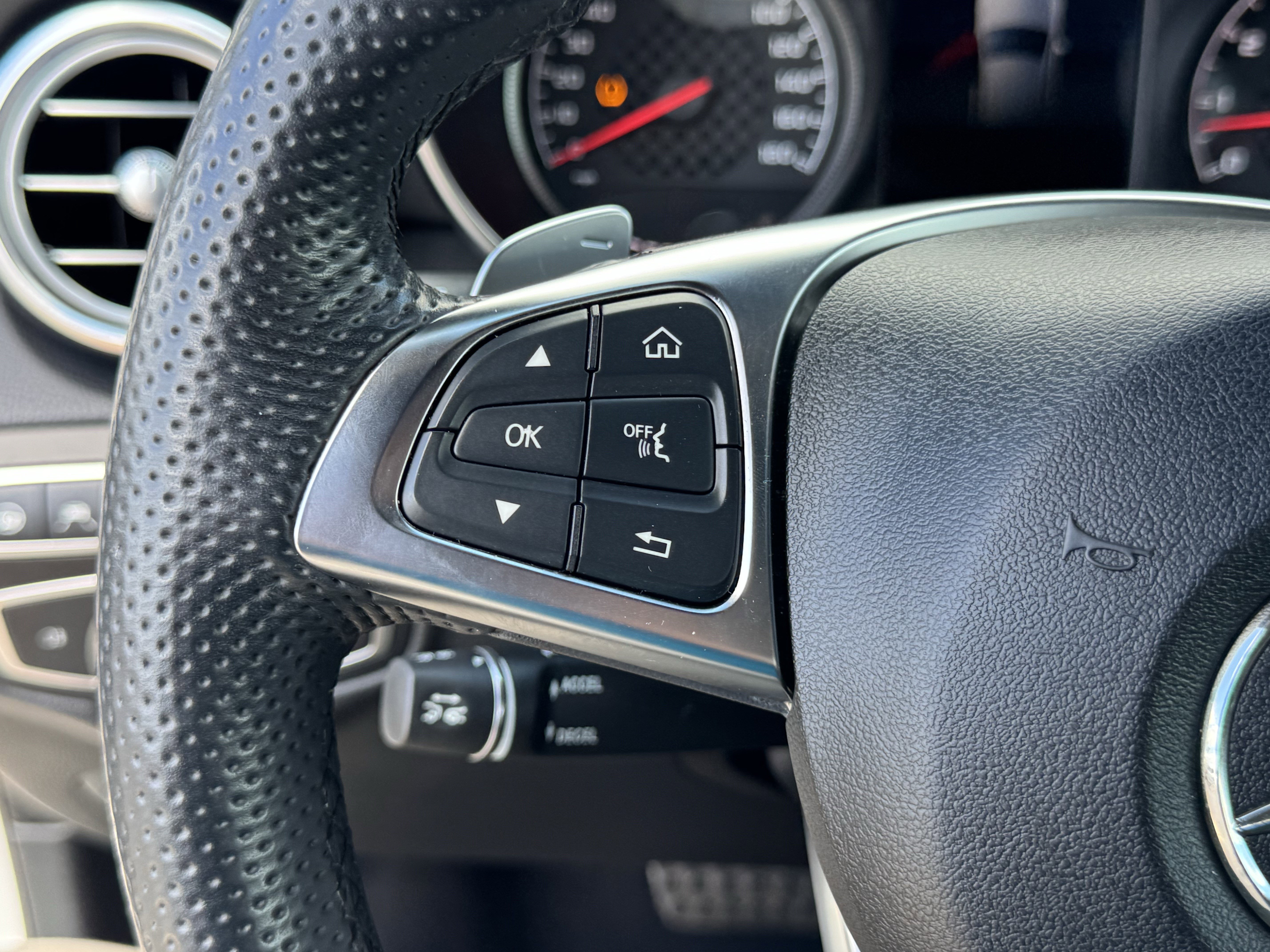 Used 2018 Mercedes-Benz GLC 43 AMG 4MATIC image 28