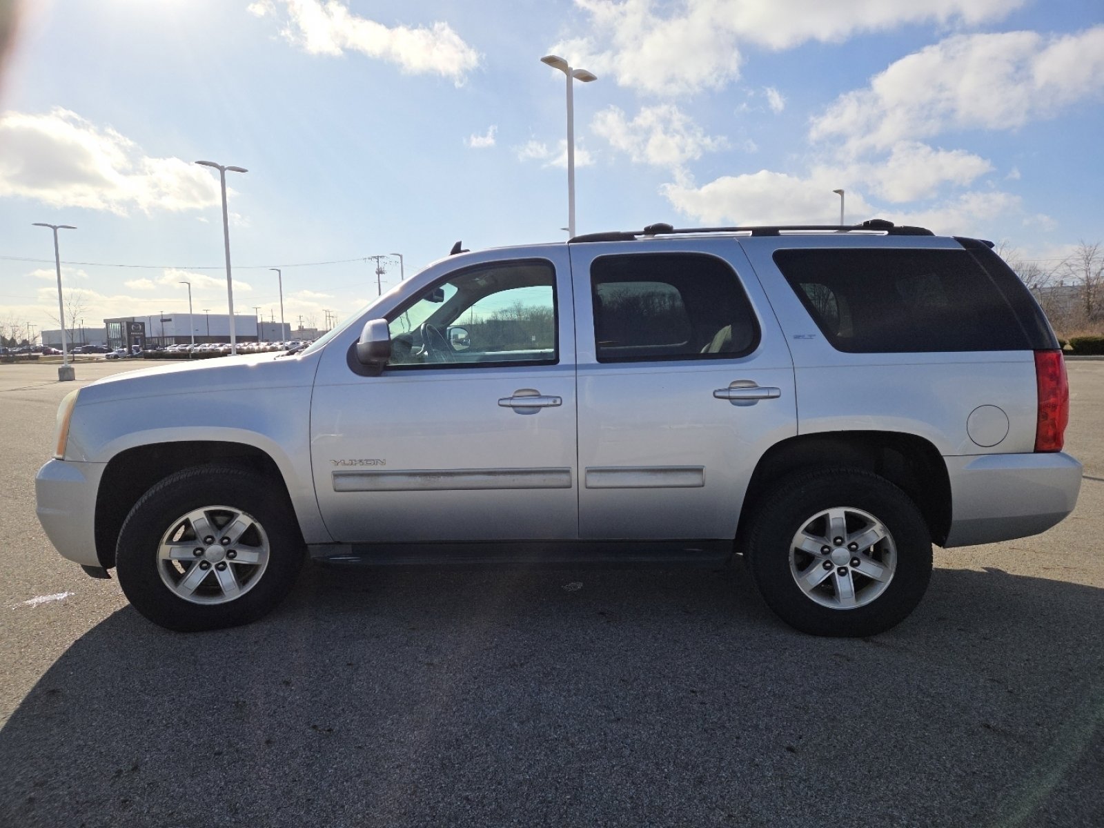 Used 2012 GMC Yukon SLT w/ SLT-2 Equipment Package image 13