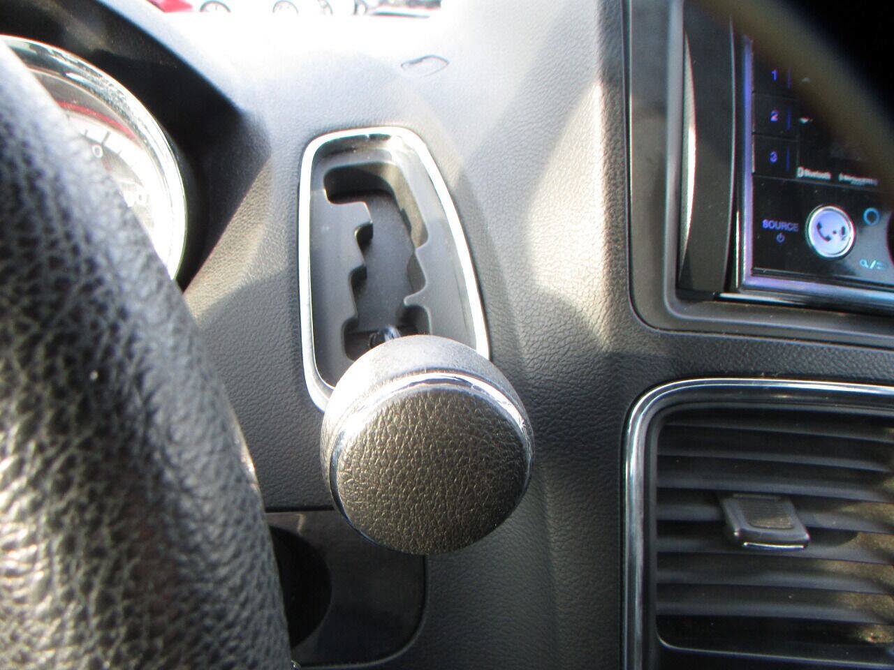 Used 2013 Dodge Grand Caravan American Value Package FWD image 48