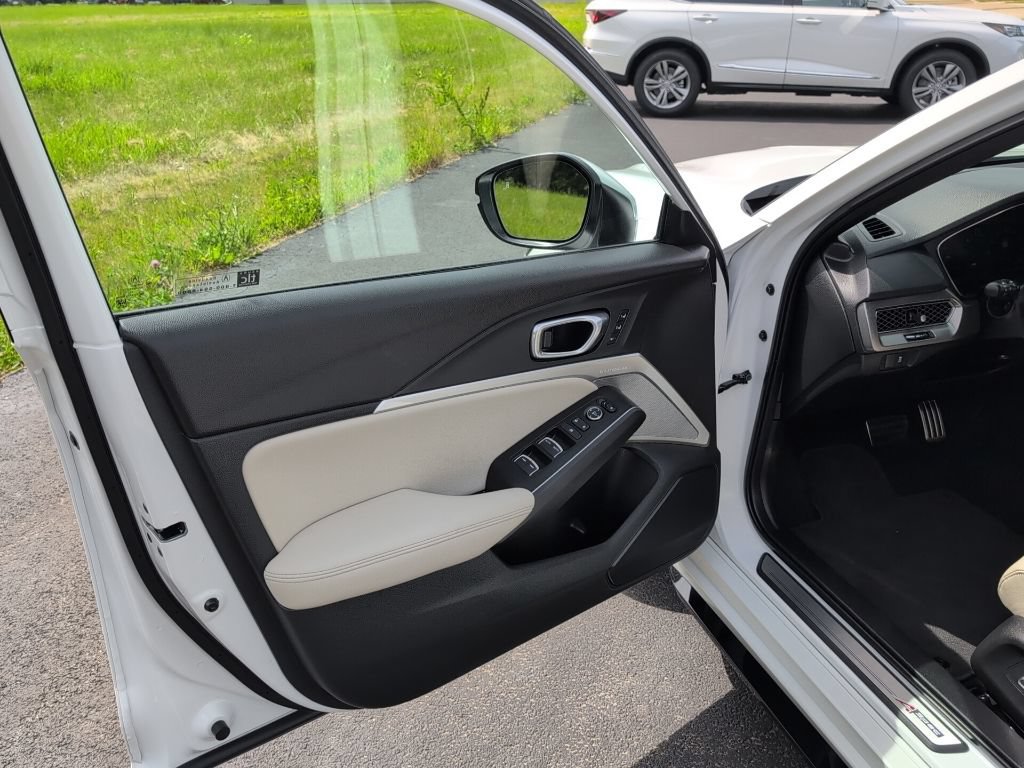 Certified 2026 Acura Integra A-Spec w/ Technology Package FWD image 8