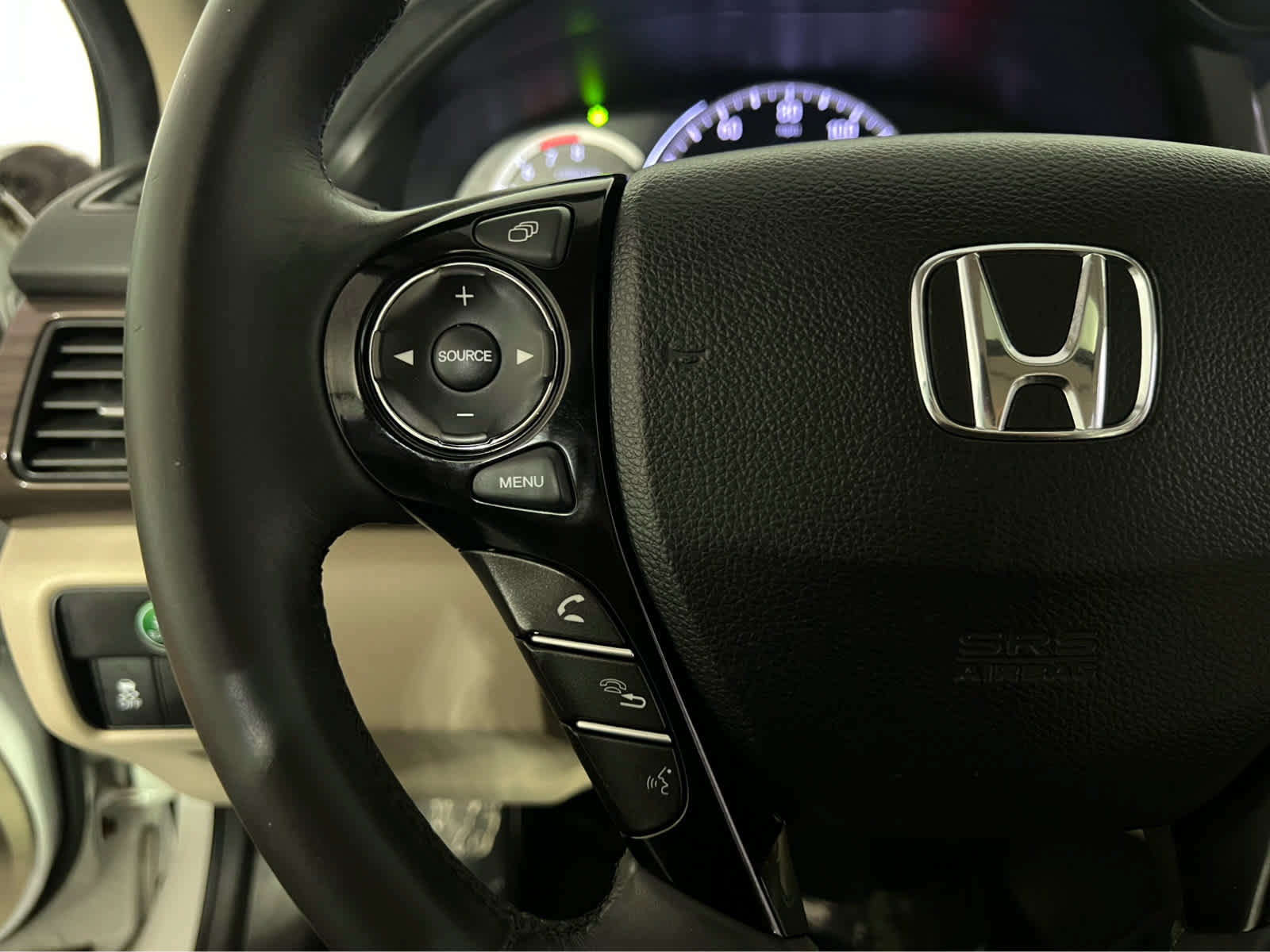 Used 2017 Honda Accord EX-L image 19
