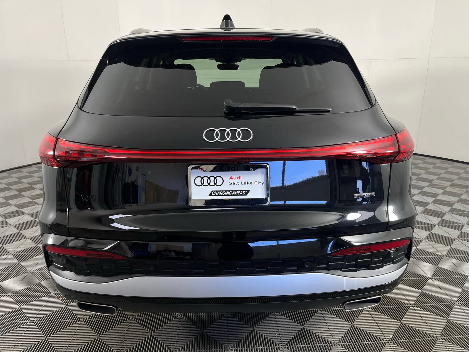 Used 2025 Audi Q5 Premium w/ Convenience Package AWD/4WD image 7