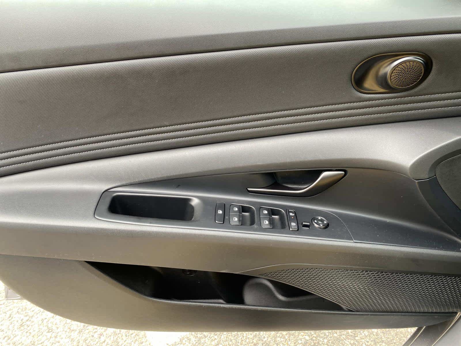 Used 2025 Hyundai Elantra Sport FWD image 18