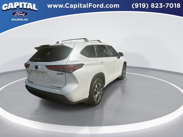 Used 2023 Toyota Highlander XLE AWD/4WD image 8