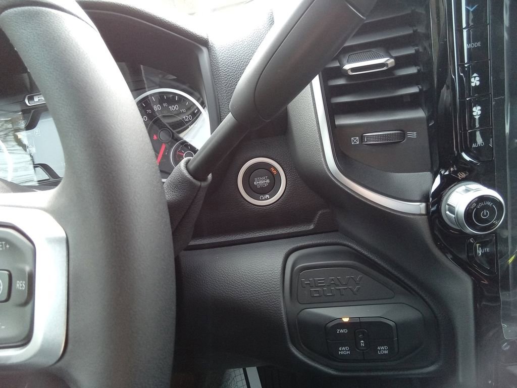 New 2026 RAM 2500 Big Horn AWD/4WD image 22