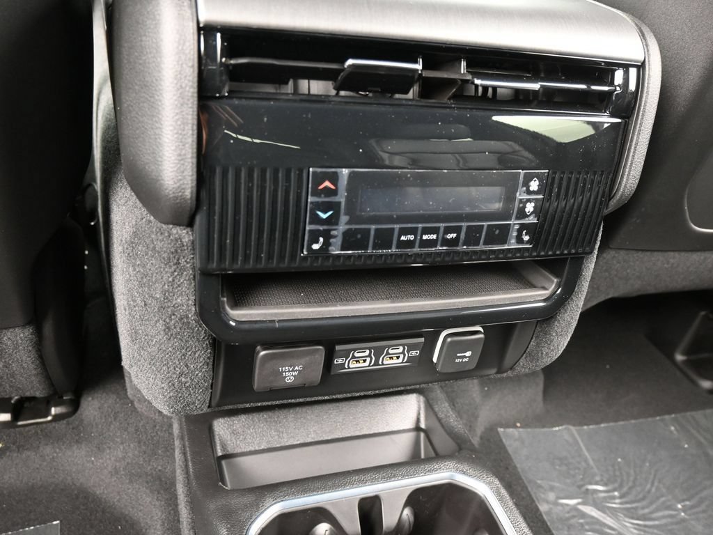 New 2026 Jeep Grand Wagoneer L Limited AWD/4WD image 32