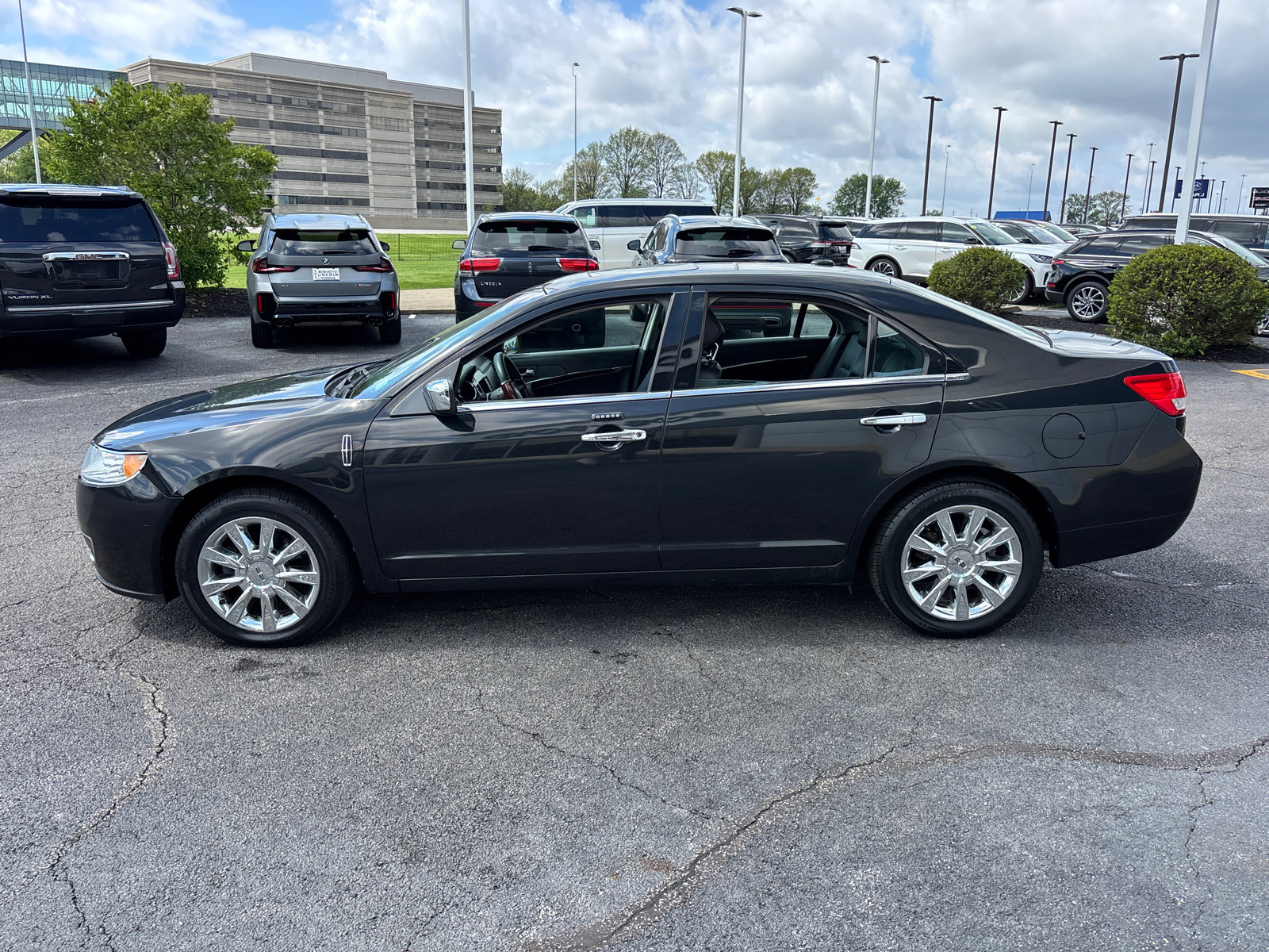 Used 2011 Lincoln MKZ w/ 102A Rapid Spec Order Code FWD image 4