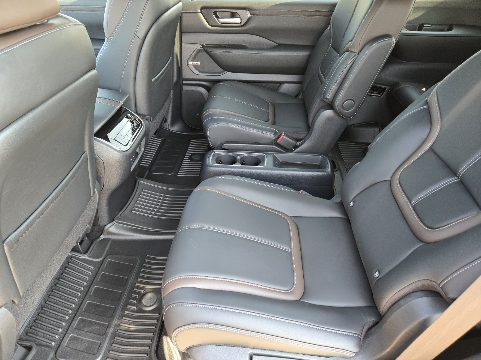 New 2026 Nissan Armada SL w/ Captain's Chari Seat Package RWD image 25