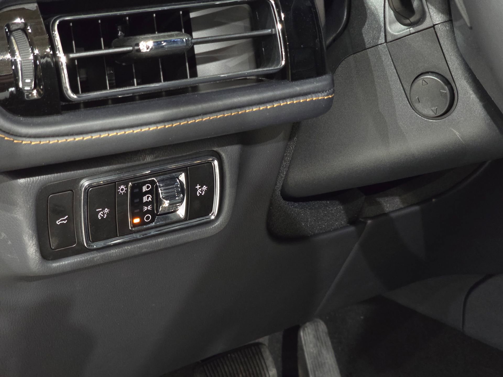 New 2026 Lincoln Aviator Black Label w/ Jet Appearance Package image 18