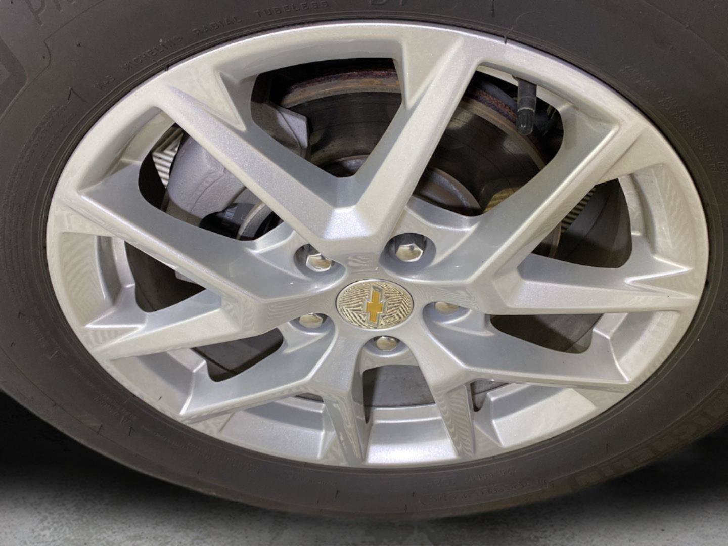 Used 2024 Chevrolet Equinox LT w/ LPO, Floor Liner Package FWD image 13