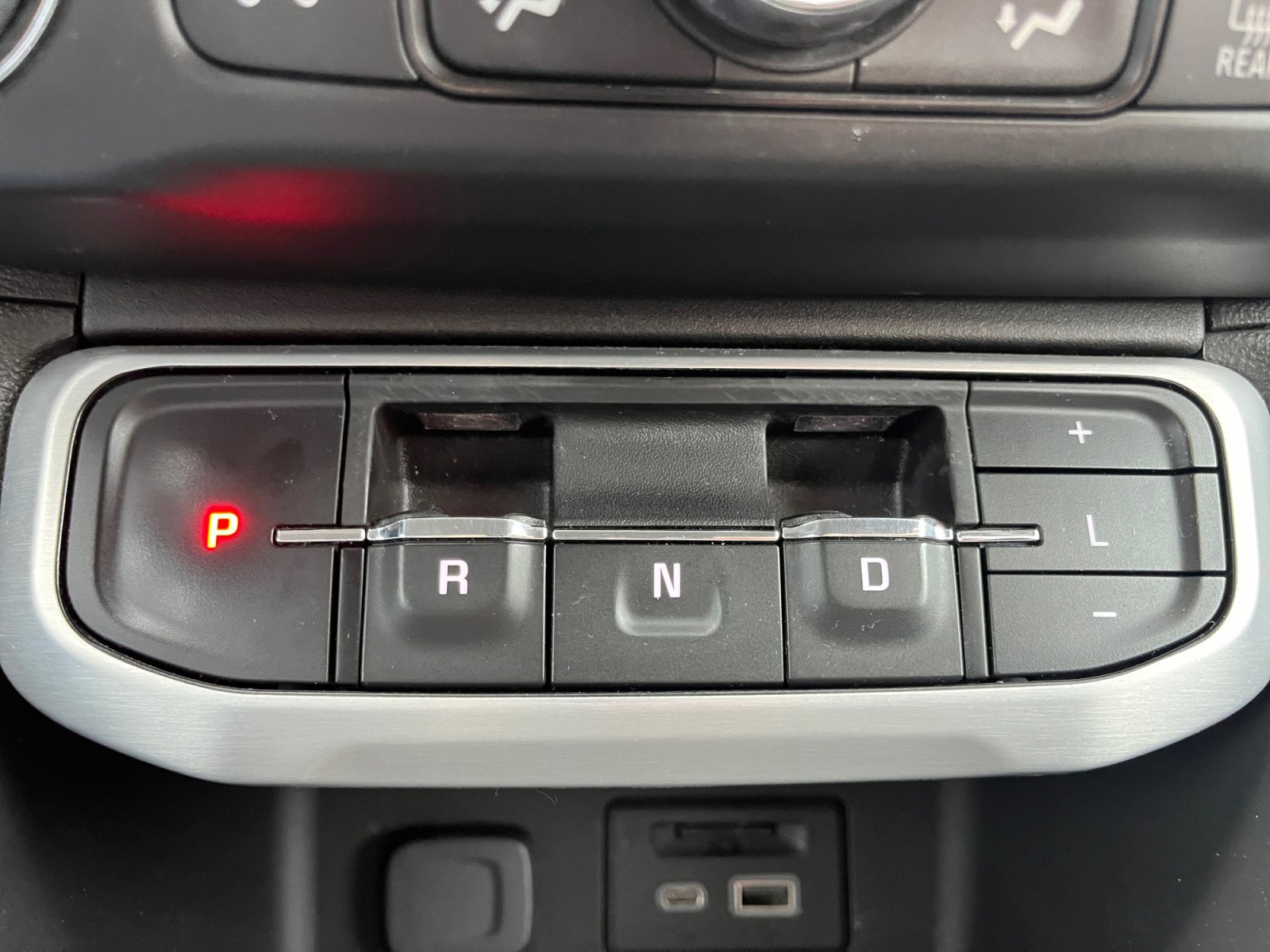 Used 2021 GMC Acadia SLT w/ Elevation Edition FWD image 14