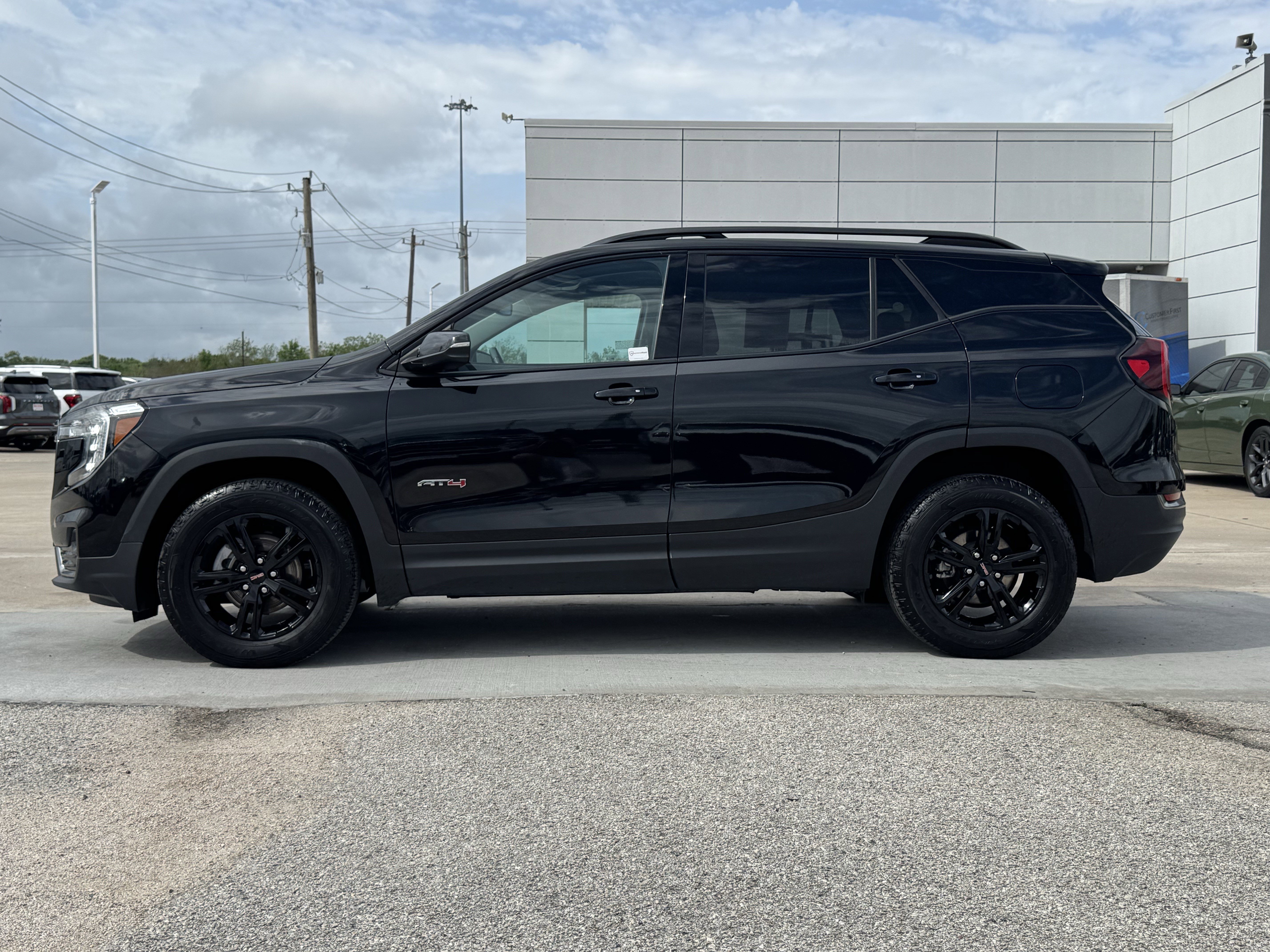 Used 2023 GMC Terrain AT4 image 7