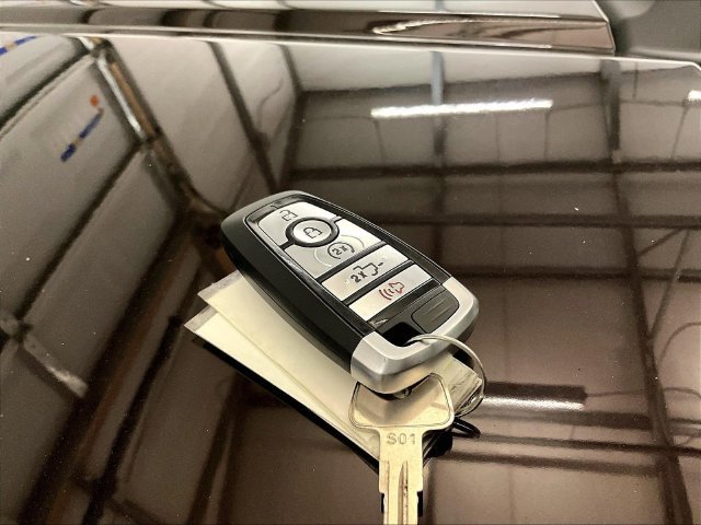 Used 2020 Ford F150 Lariat w/ Equipment Group 502A Luxury AWD/4WD image 9